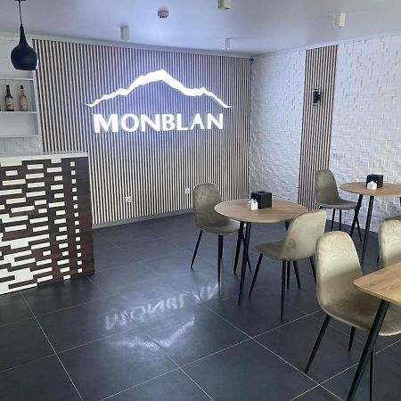 Отель Monblan Yablunytsya Exterior photo